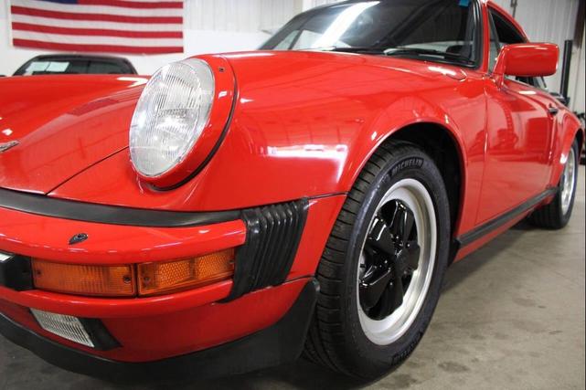 Photo of 1984 Red Porsche 911
