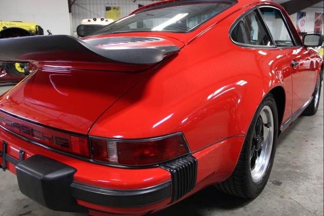 Photo of 1984 Red Porsche 911