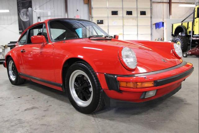 Photo of 1984 Red Porsche 911
