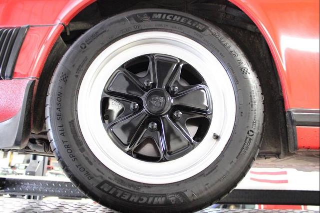 Photo of 1984 Red Porsche 911