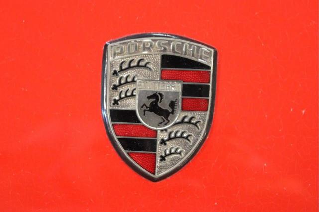Photo of 1984 Red Porsche 911