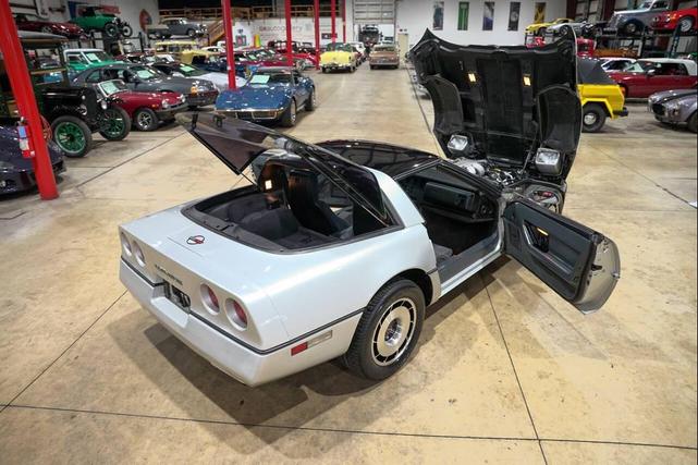 Photo of 1985 Silver Chevrolet Corvette
