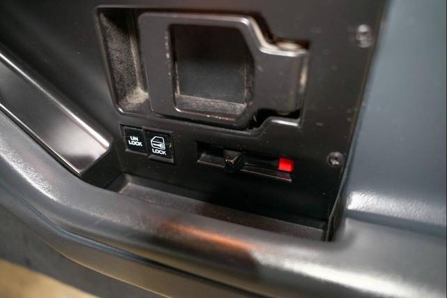 Photo of 1985 Silver Chevrolet Corvette