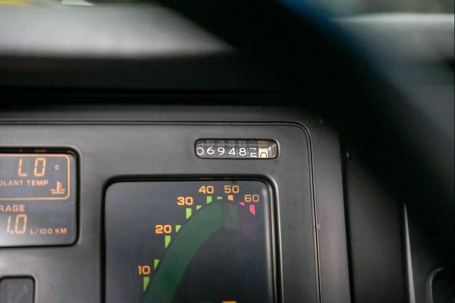 Photo of 1985 Silver Chevrolet Corvette