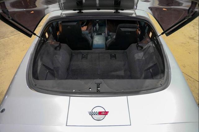 Photo of 1985 Silver Chevrolet Corvette