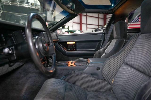 Photo of 1985 Silver Chevrolet Corvette