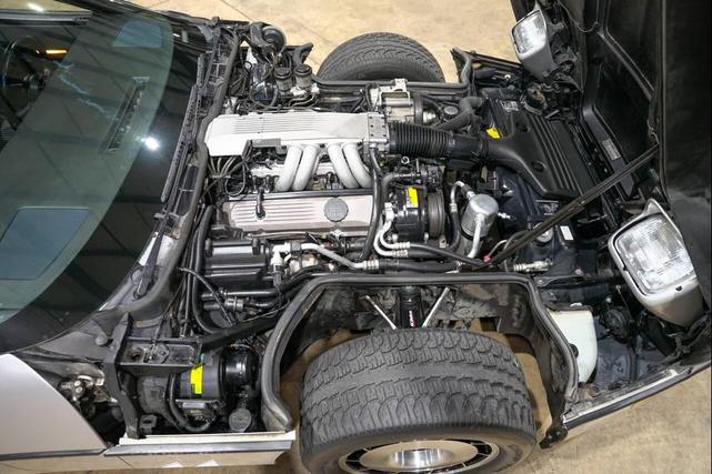 Photo of 1985 Silver Chevrolet Corvette