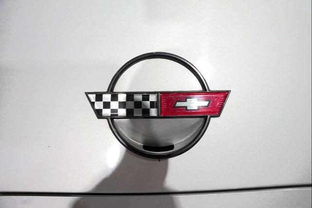 Photo of 1985 Silver Chevrolet Corvette