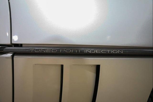 Photo of 1985 Silver Chevrolet Corvette