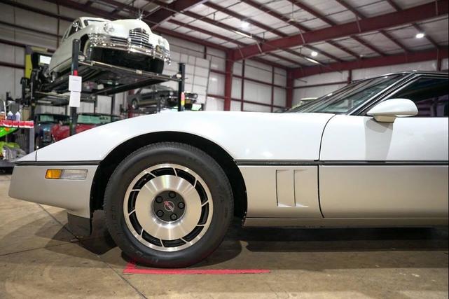 Photo of 1985 Silver Chevrolet Corvette