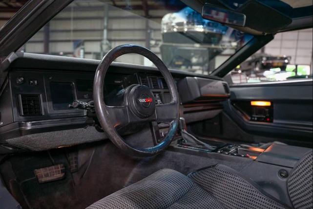 Photo of 1985 Silver Chevrolet Corvette