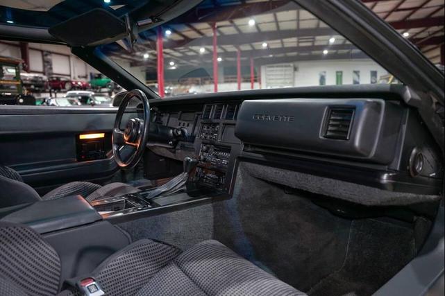 Photo of 1985 Silver Chevrolet Corvette