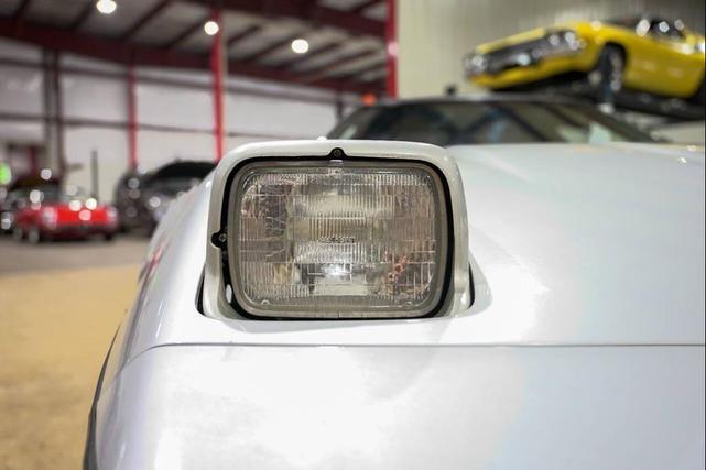 Photo of 1985 Silver Chevrolet Corvette