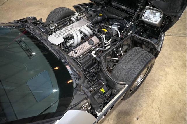 Photo of 1985 Silver Chevrolet Corvette
