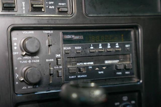 Photo of 1985 Silver Chevrolet Corvette