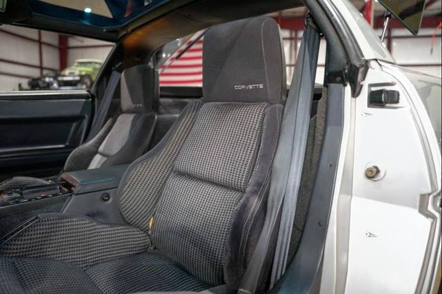 Photo of 1985 Silver Chevrolet Corvette