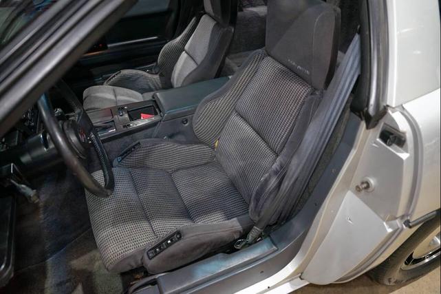 Photo of 1985 Silver Chevrolet Corvette