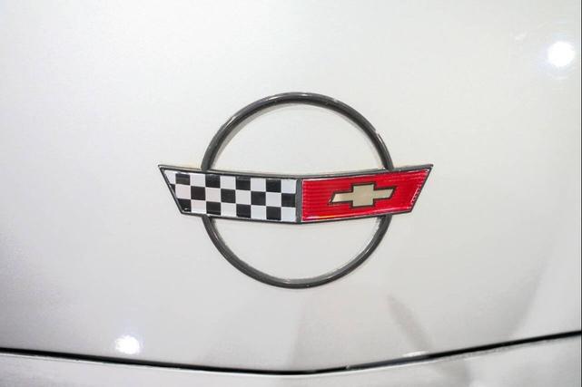 Photo of 1985 Silver Chevrolet Corvette
