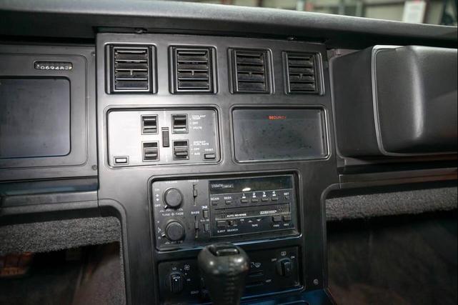 Photo of 1985 Silver Chevrolet Corvette