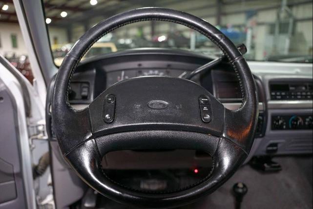 Photo of 1995 White Ford F-250