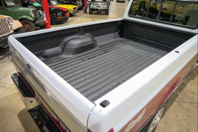 Photo of 1995 White Ford F-250