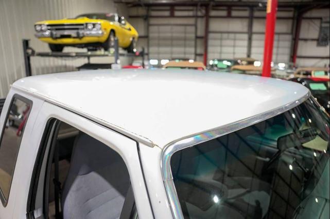 Photo of 1995 White Ford F-250
