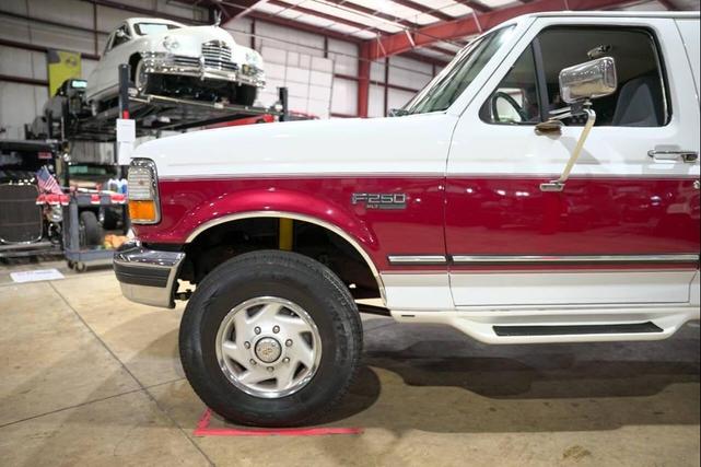 Photo of 1995 White Ford F-250