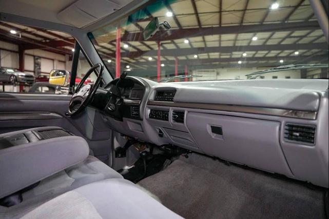 Photo of 1995 White Ford F-250