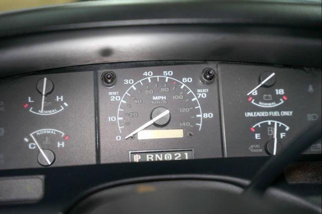 Photo of 1995 White Ford F-250