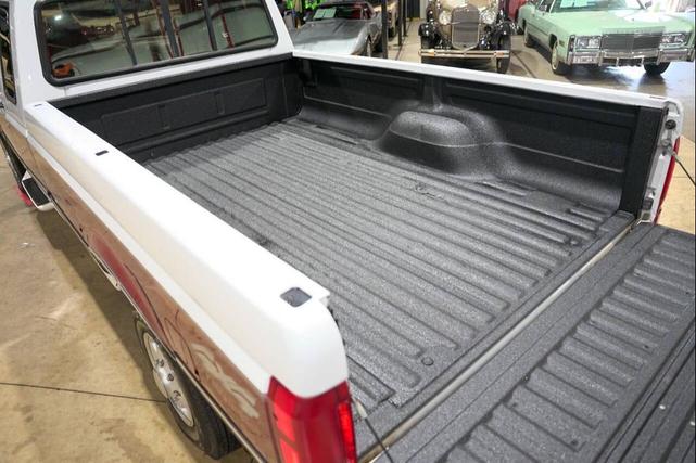 Photo of 1995 White Ford F-250