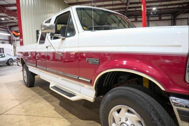 Photo of 1995 White Ford F-250