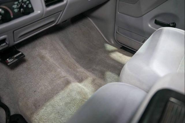 Photo of 1995 White Ford F-250
