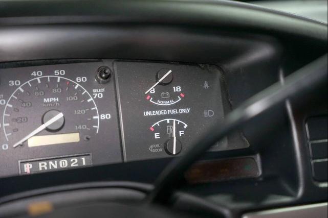 Photo of 1995 White Ford F-250
