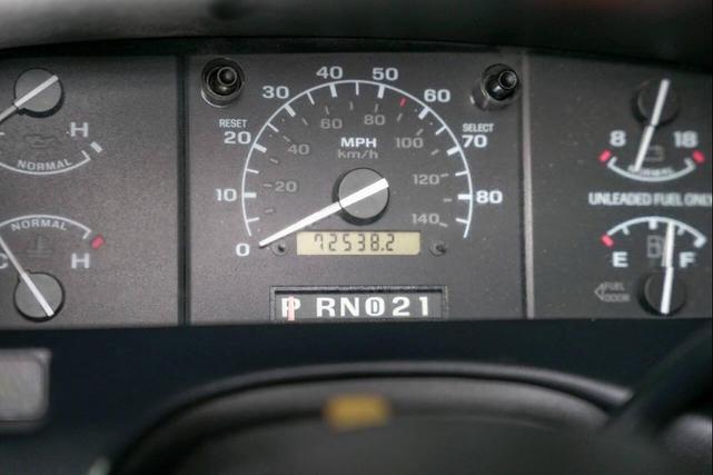 Photo of 1995 White Ford F-250