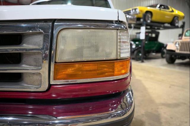 Photo of 1995 White Ford F-250