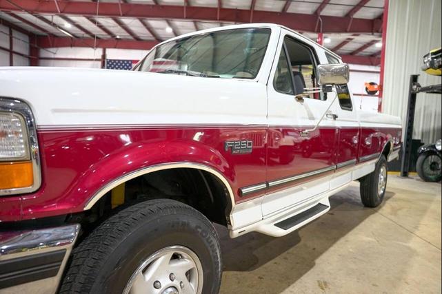 Photo of 1995 White Ford F-250