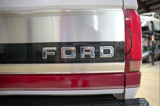 Photo of 1995 White Ford F-250