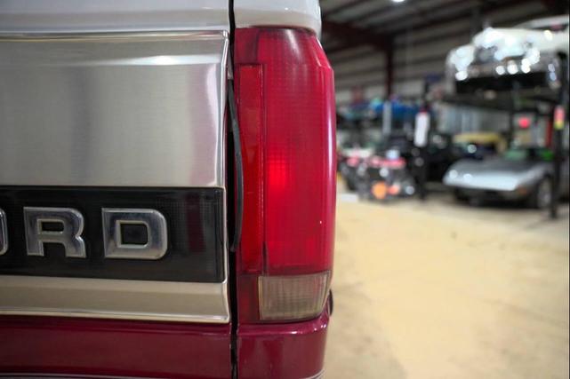 Photo of 1995 White Ford F-250