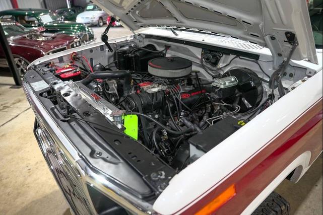 Photo of 1985 Red Ford Bronco