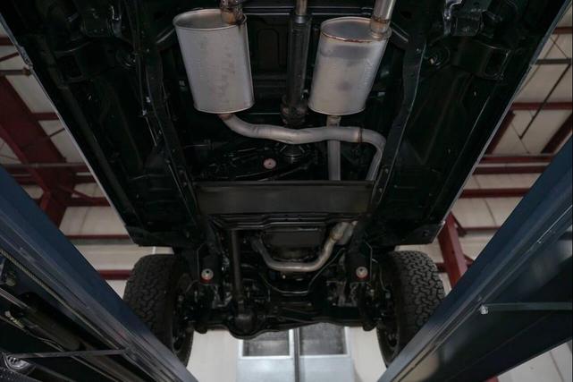 Photo of 1985 Red Ford Bronco