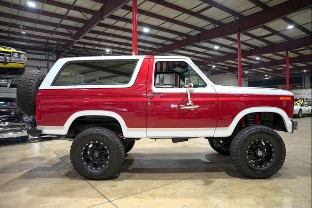 Photo of 1985 Red Ford Bronco