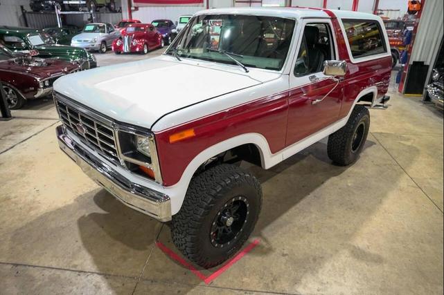 Photo of 1985 Red Ford Bronco