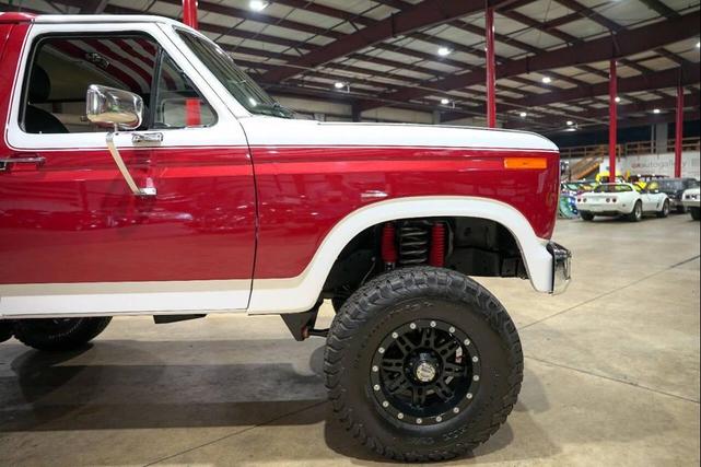 Photo of 1985 Red Ford Bronco