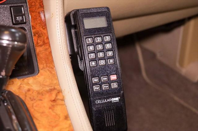 Photo of 1994 Gold Jaguar XJ6