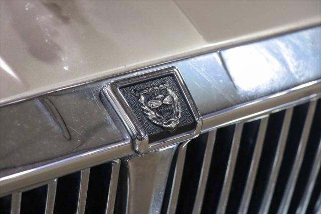 Photo of 1994 Gold Jaguar XJ6