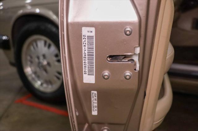 Photo of 1994 Gold Jaguar XJ6