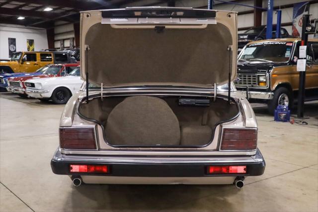 Photo of 1994 Gold Jaguar XJ6