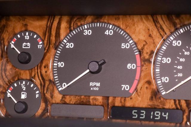 Photo of 1994 Gold Jaguar XJ6