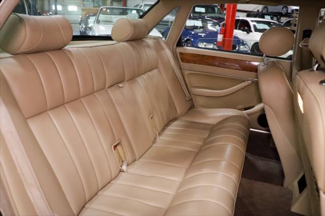 Photo of 1994 Gold Jaguar XJ6