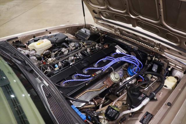Photo of 1994 Gold Jaguar XJ6